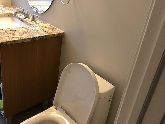 1/2 bathroom