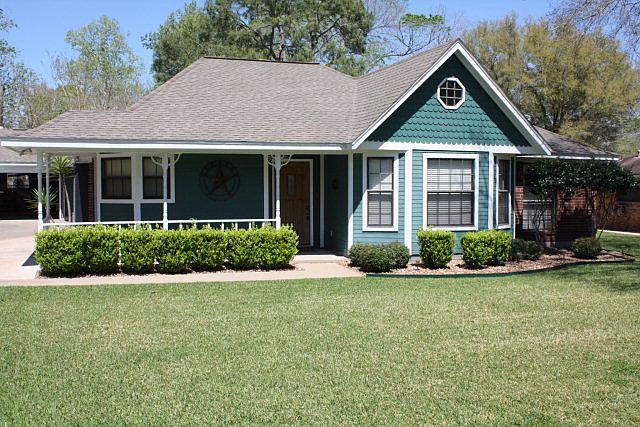 1st image of 1009 Loggins Dr