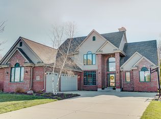 W169N5377 Oak Ridge Trl, Menomonee Falls, WI 53051