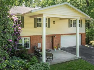 134 Pine Tree Ln, Morgantown, WV 26508