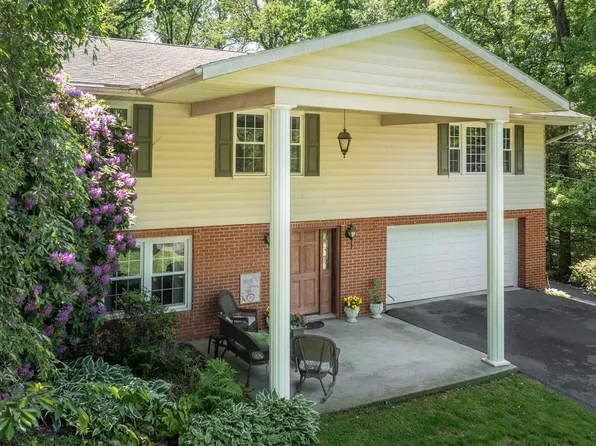 134 Pine Tree Ln, Morgantown, WV 26508