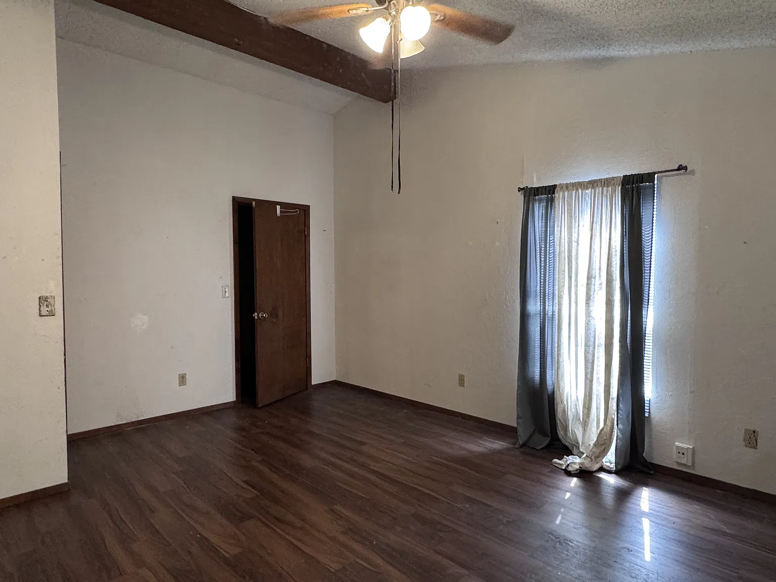 14930 Main St — Photo 1