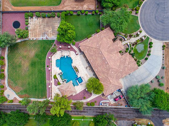 3rd image of 2026 E Pickett Ct