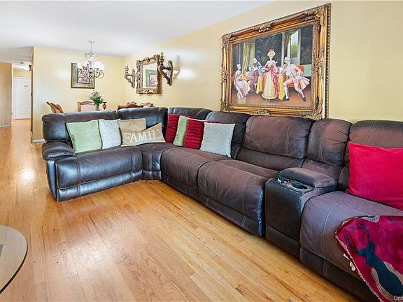 5th image of 1104 Forest Ave