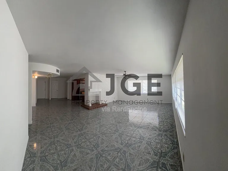 1040 Crystal Lake Dr #2 — Photo 5