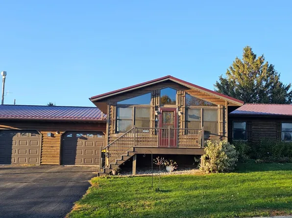 258 Goodview Dr, Spring Grove, MN 55974