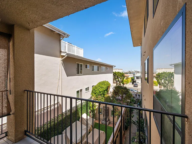 370 Rosecrans St #203 — Photo 35