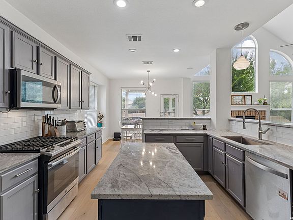 5th image of 8918 Los Sonoma Rio