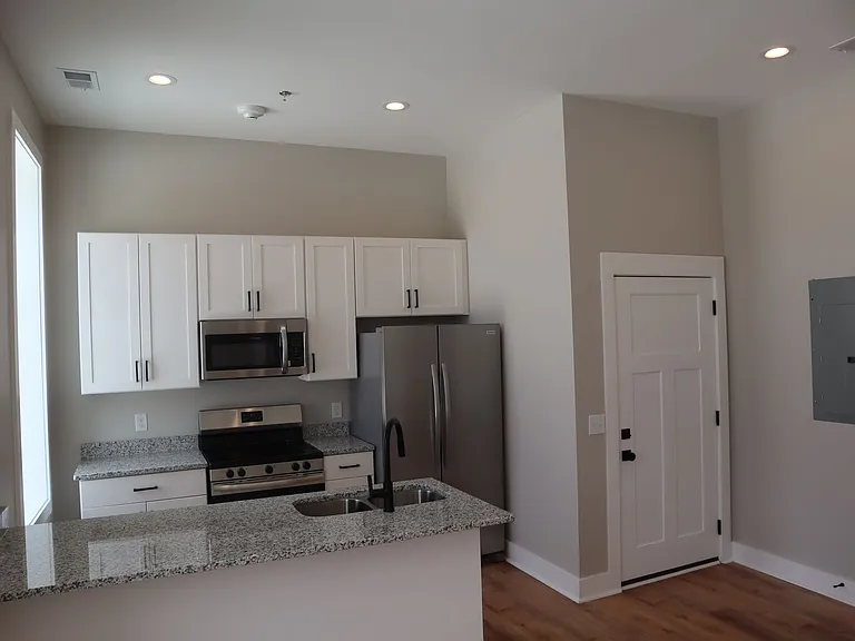 128 N Water Ave — Photo 6