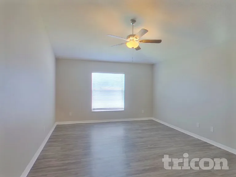 317 Covent Gardens Pl — Photo 9