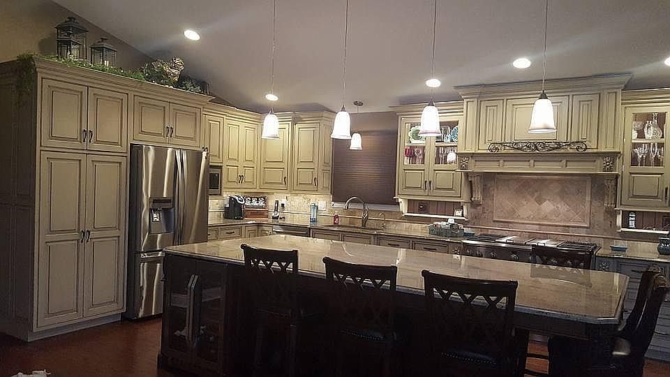 1st image of 108 W Amber Dr