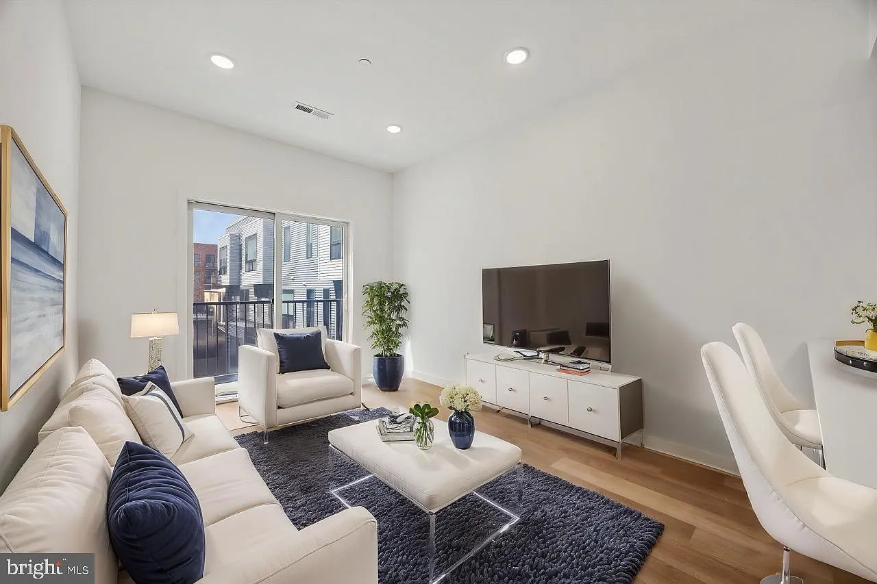 1 bed, 650 sqft, $1,695 — Photo 1