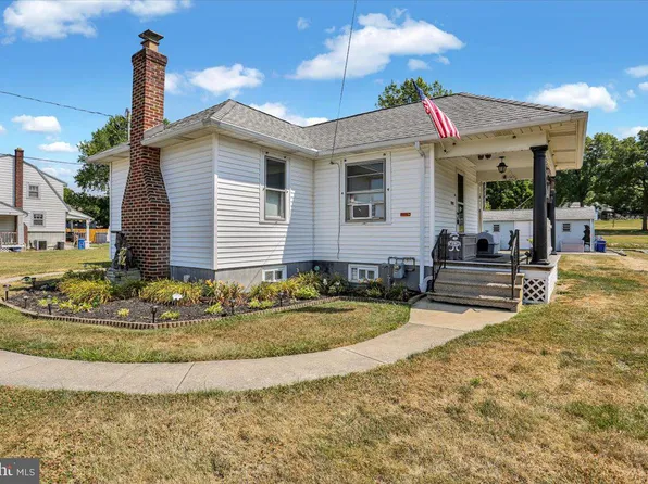 3821 Raymond St, Laureldale, PA 19605