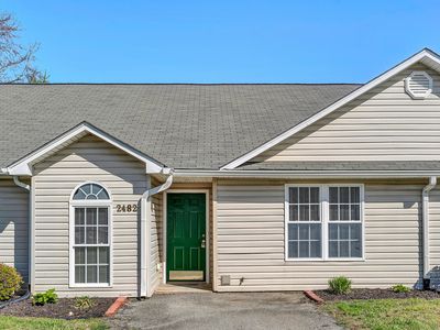 2482 Tuckawana Cir NW #2482, Roanoke, VA, 24017