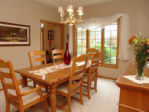 Holidays will be a hit in your formal dining room.
