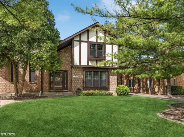 124 W Austin Ave, Libertyville, IL 60048