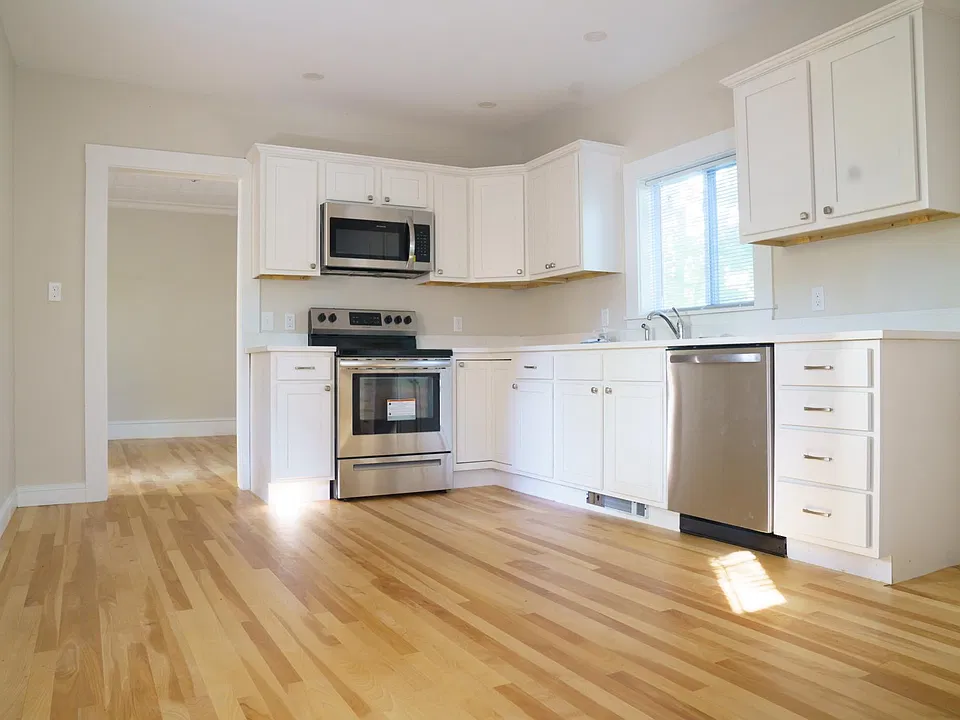 340 Sawyer St #1