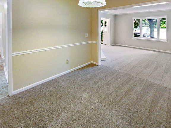 5th image of 8304 Summerglen Cres