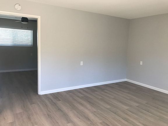 5th image of 945 Pine Ave #965-8
