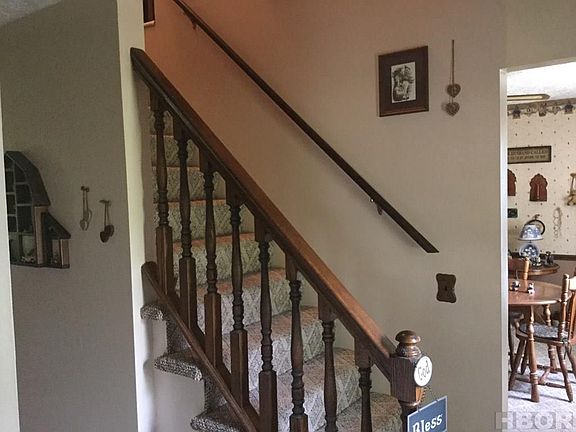2nd image of 390 Rosemont Dr