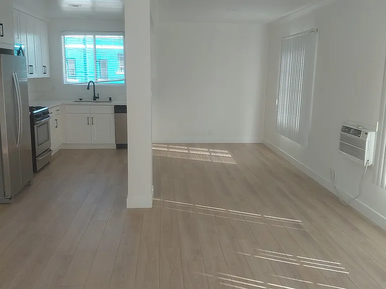 1916 Carmen Ave #6 — Photo 6