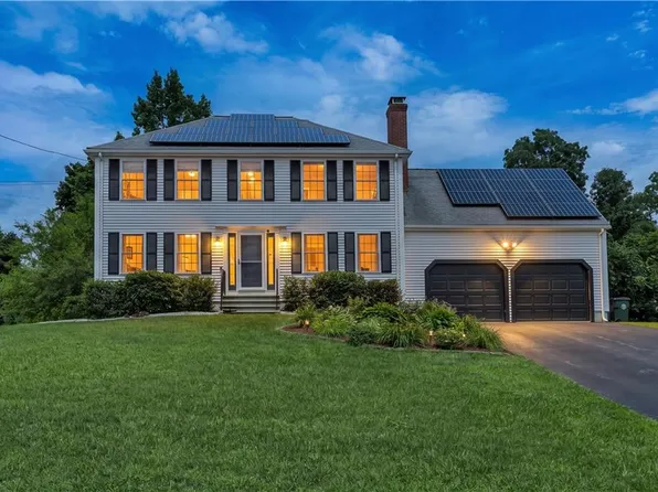 6 Fleuette Dr, Bellingham, MA 02019