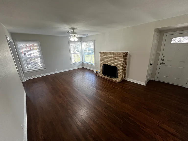 411 Marietta St — Photo 5