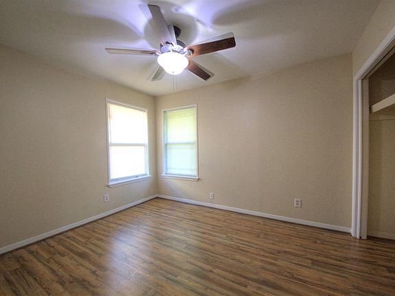 5th image of 2319 E Austin Ave