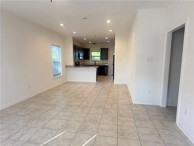 44067 Parker Blvd — Photo 2