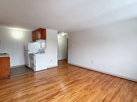 3rd image of 180 Bond St APT C6