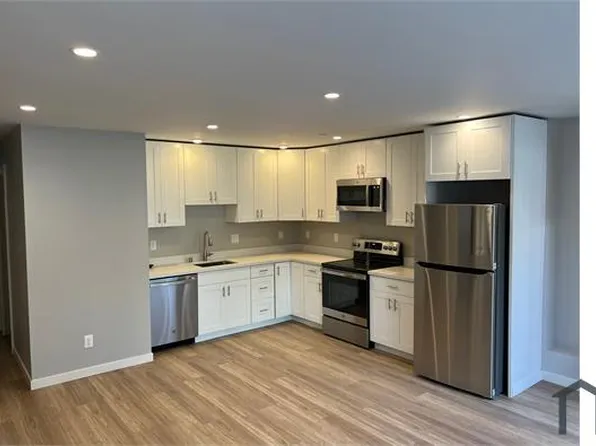 1426 Underwood Ave #B, San Francisco, CA 94124