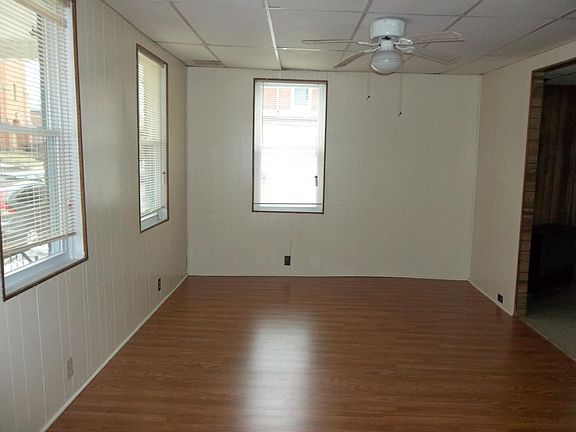 2nd image of 113 Carlisle St