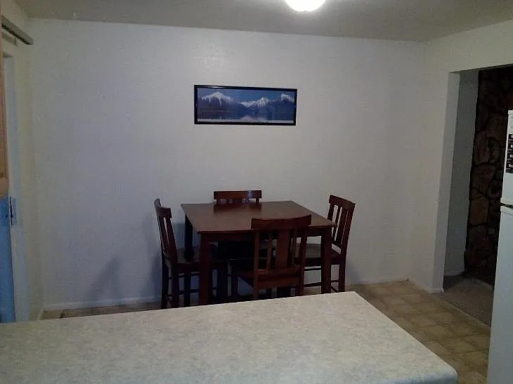 3 bed, 1200 sqft, $1,700 — Photo 2