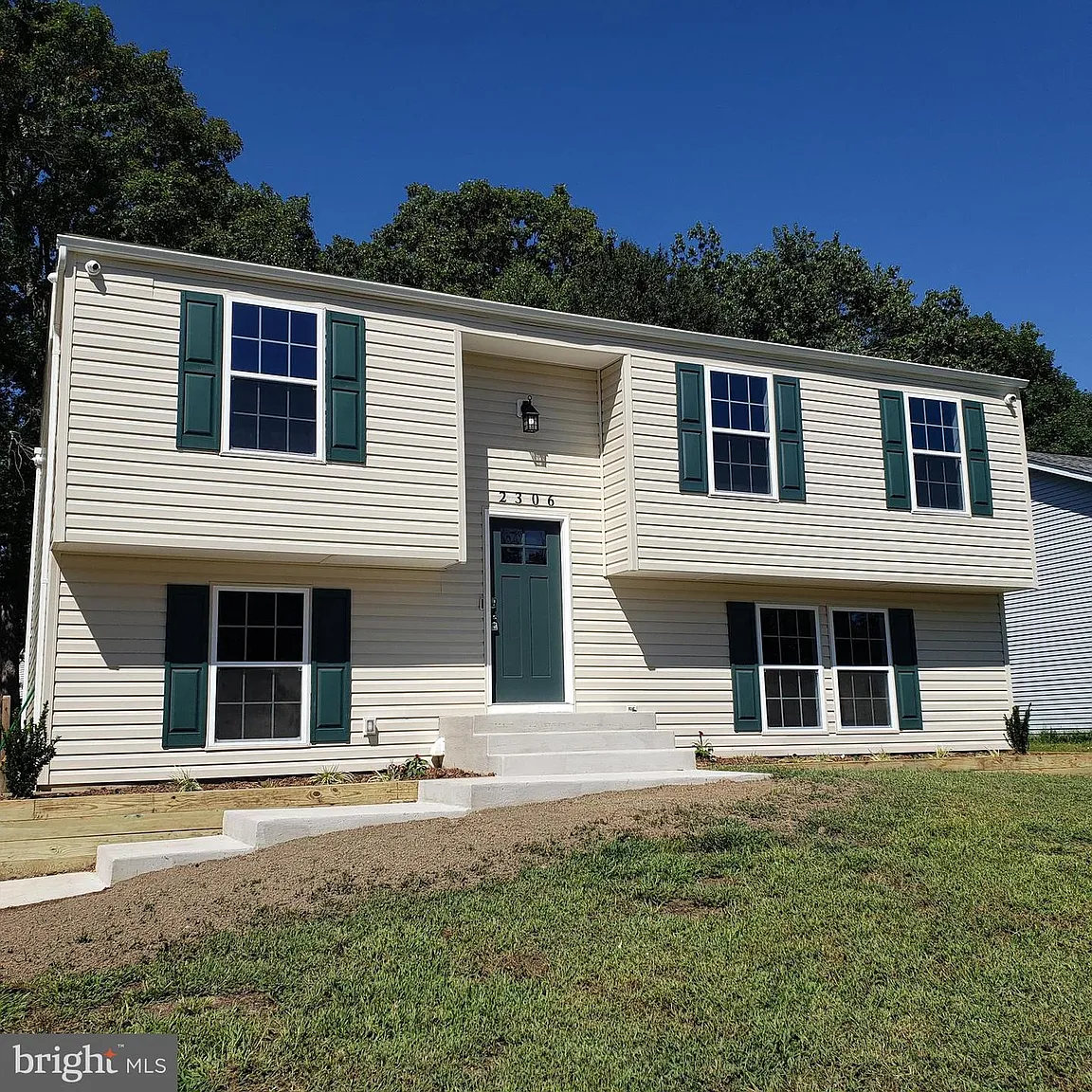 2306 Lambeth Hill Dr photo 1