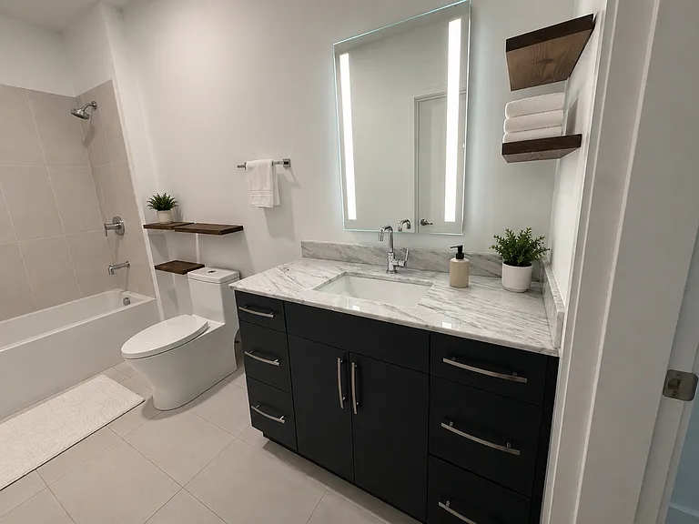 806 Olympic St #402 — Photo 7