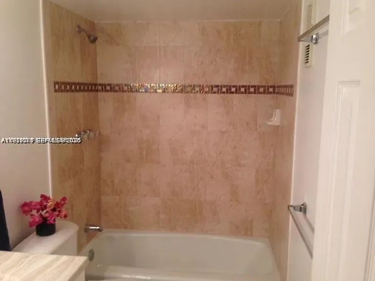 3910 Inverrary Blvd #304-B — Photo 14