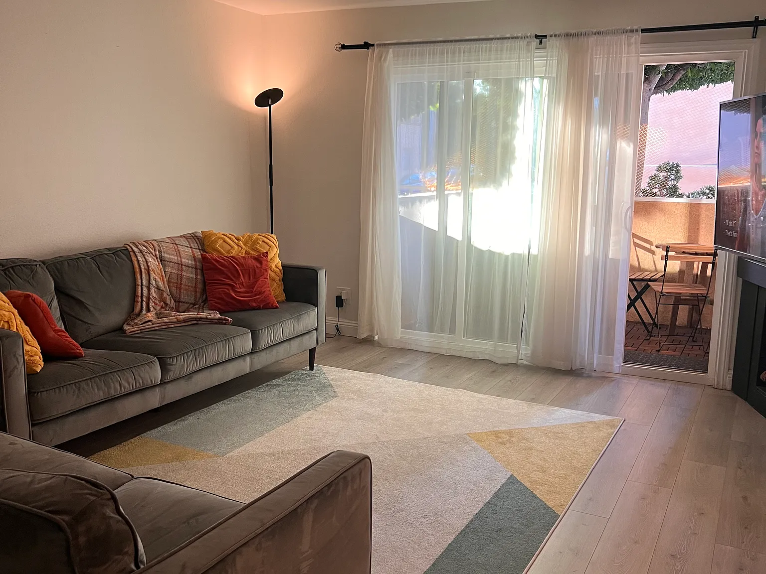 2 bed, 1135 sqft, $3,750 — Photo 3