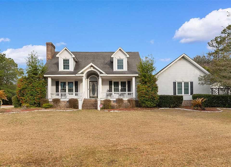 1st image of 445 Country Club Dr