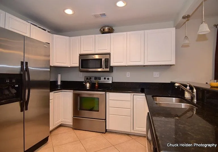 3902 Abingdon Rd — Photo 4
