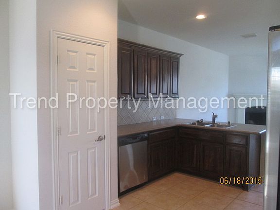 3rd image of 4608 Daisy Leaf Dr