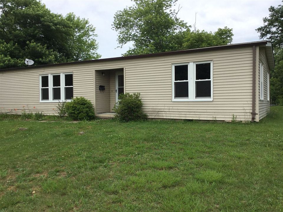 1st image of 102 Clover Dr