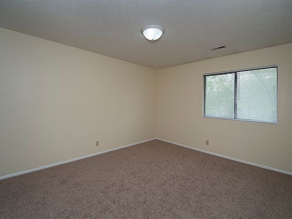 3rd image of 10808 Oakbrook Cir APT 23