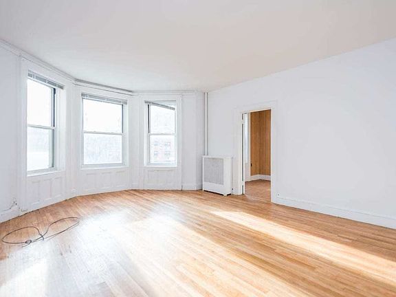 2nd image of 2511 31st Ave APT 2