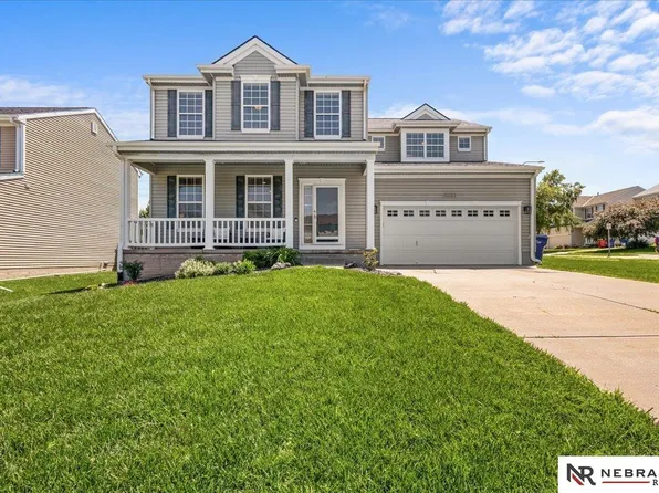 14819 Grebe St, Bennington, NE 68007
