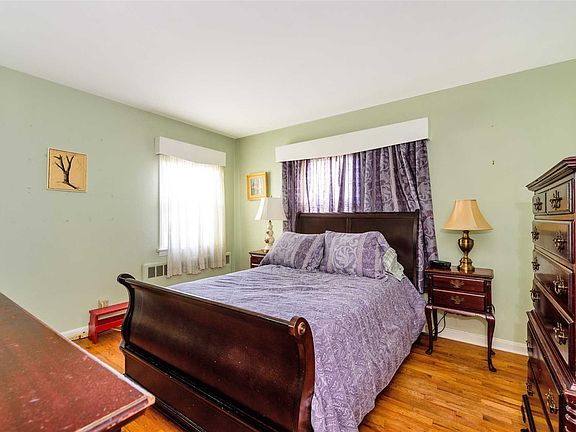 5th image of 119 Litchfield Ave