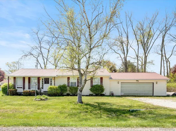 5943 Avalon Cir, Lexington, MI 48450