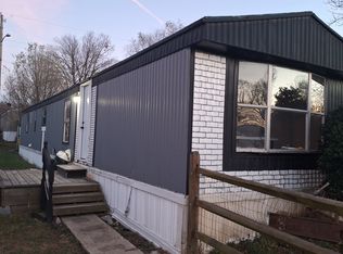 76 Petersburg Ln, Martinsburg, WV 25403