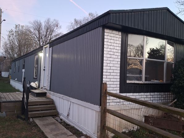 76 Petersburg Ln