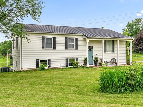 4th image of 201 W Meadow Dr