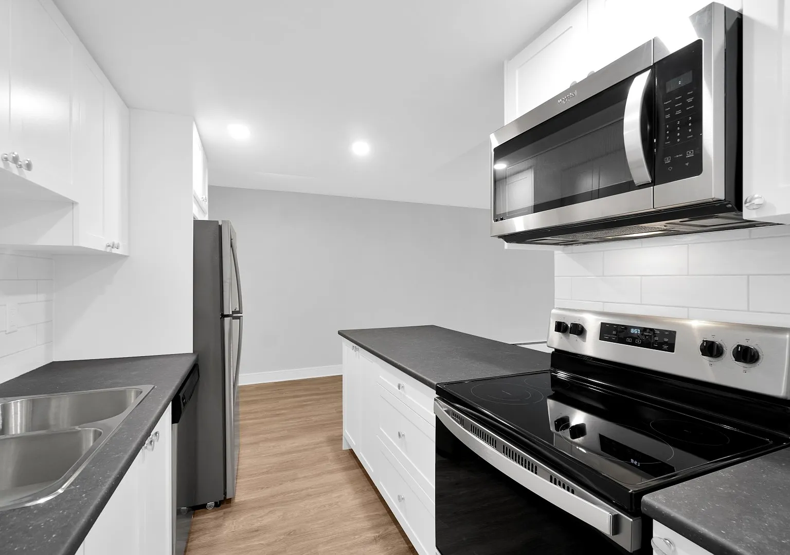 555 Shaw Avenue — Photo 4
